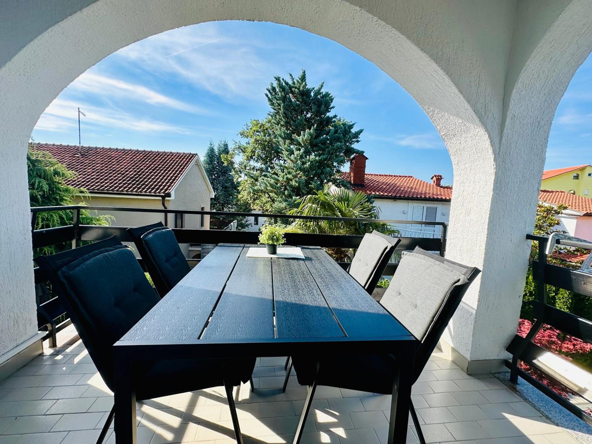 Apartments Bella Vita 1 Малинска Екстериор снимка