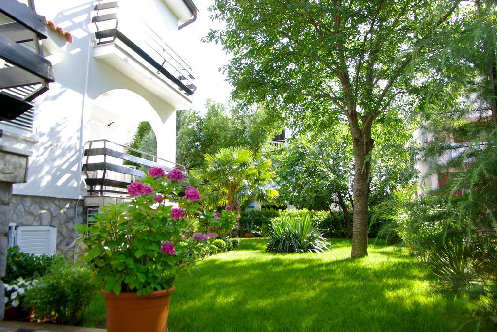 Apartments Bella Vita 1 Малинска Екстериор снимка